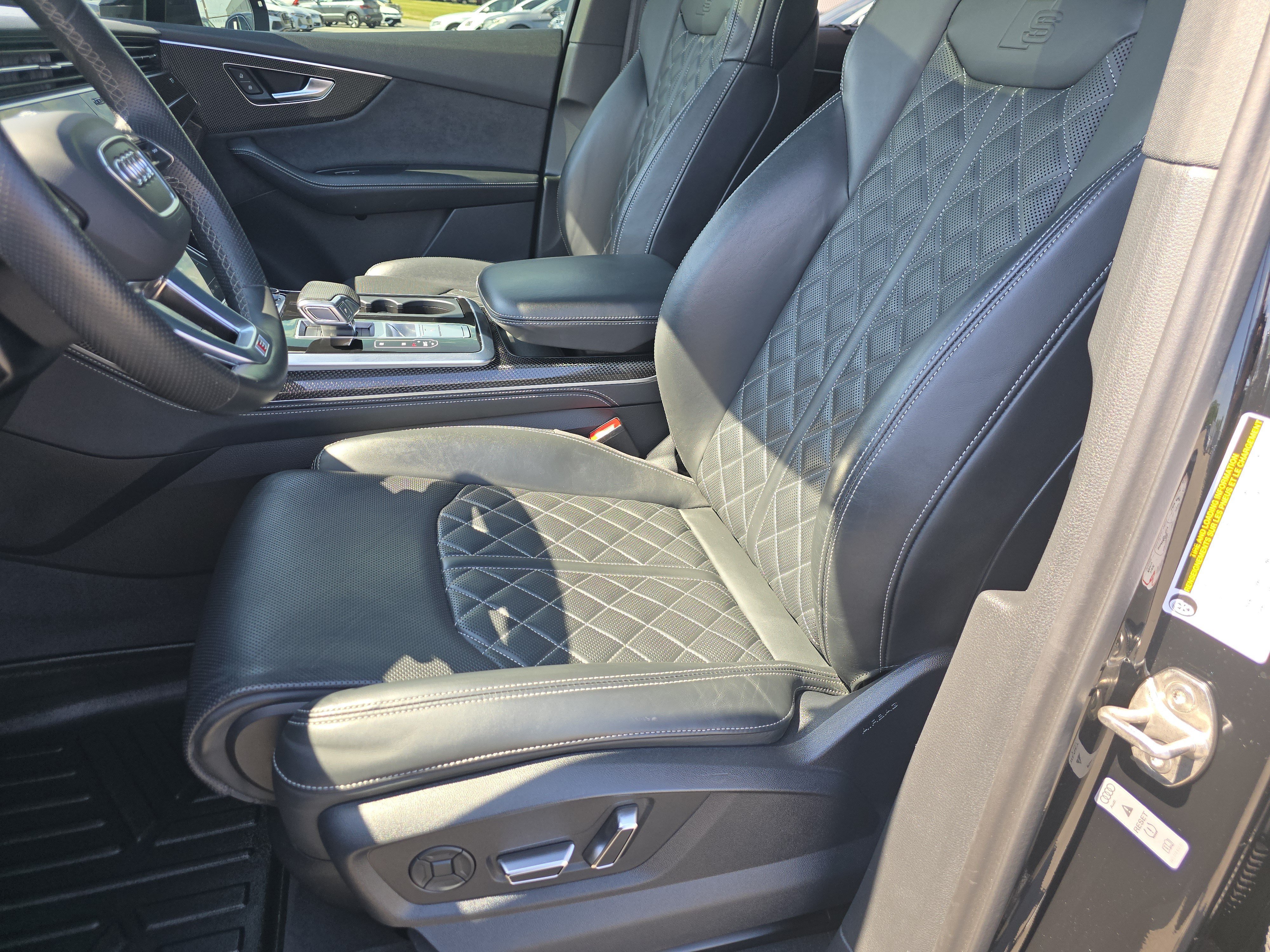 Certified 2023 Audi SQ7 Premium Plus w/ Executive Package AWD/4WD image 23