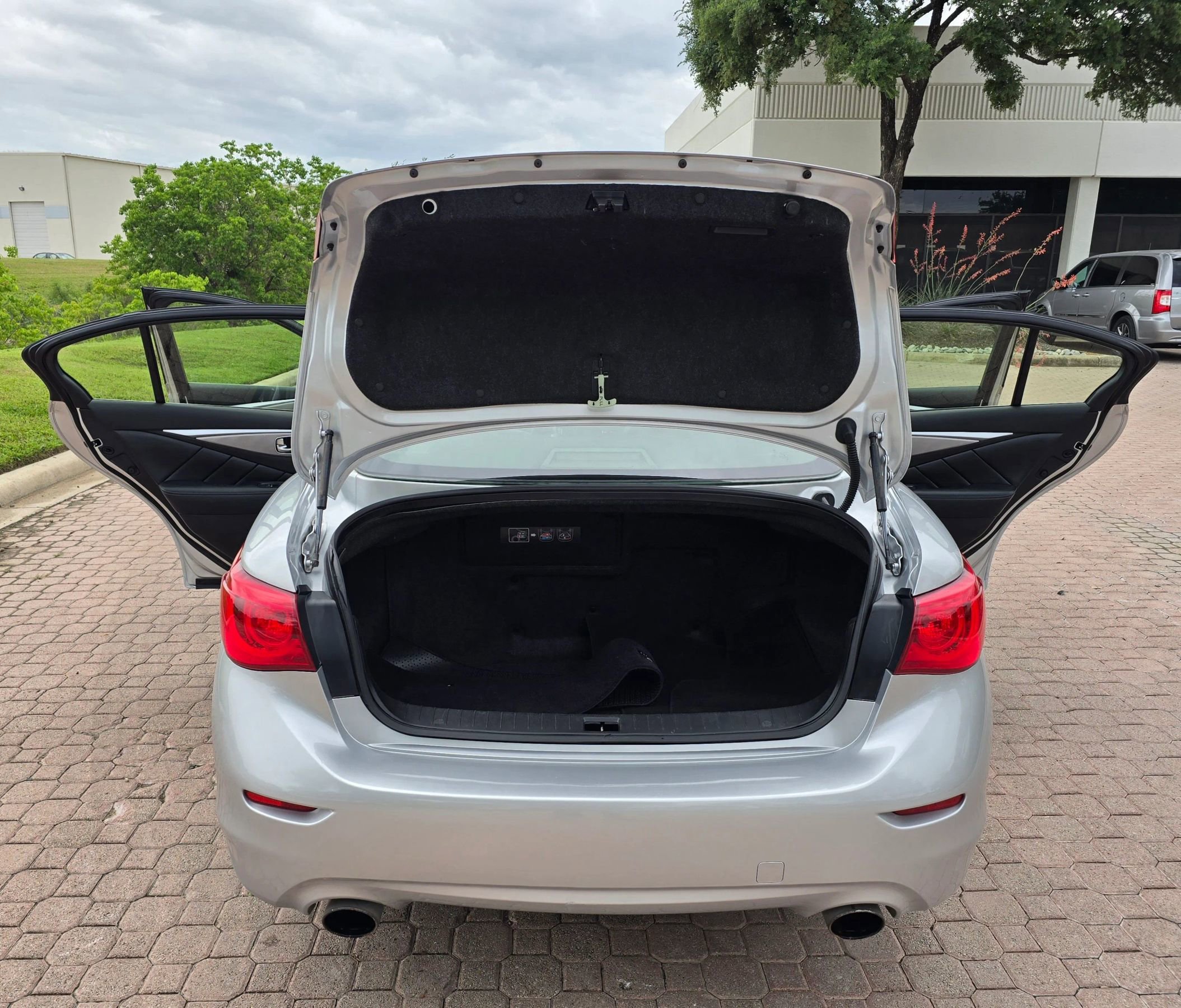 Used 2014 INFINITI Q50 Premium w/ Navigation Package AWD/4WD image 10