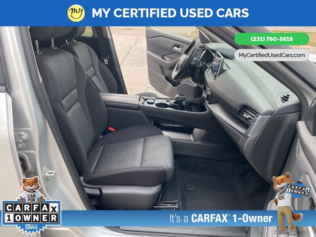 Used 2025 Nissan Rogue SV image 35