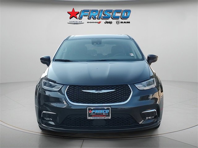 Used 2023 Chrysler Pacifica Touring-L image 2