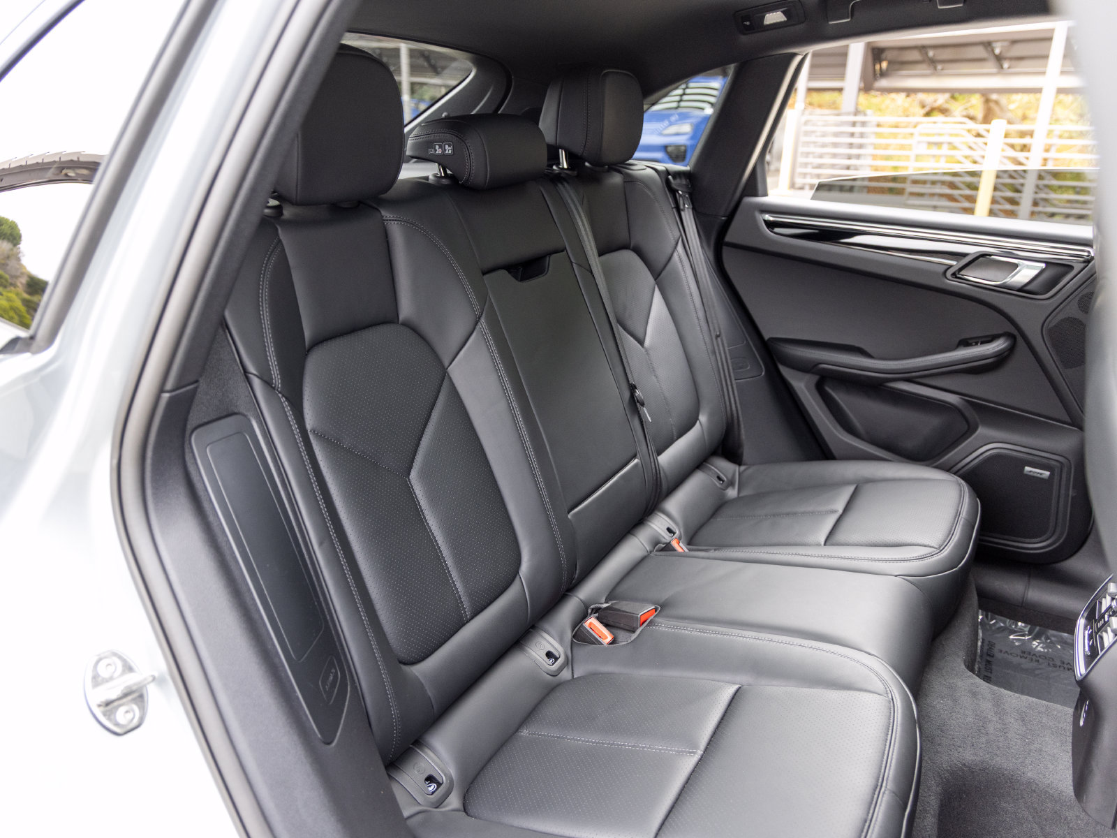 Used 2026 Porsche Macan AWD/4WD image 59