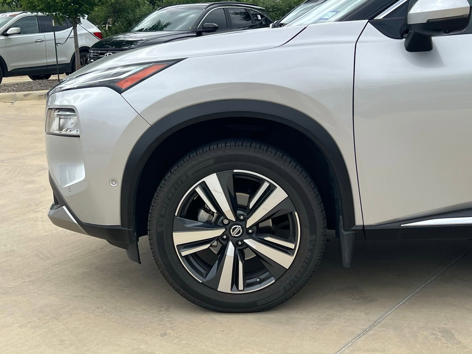 Used 2021 Nissan Rogue Platinum image 8