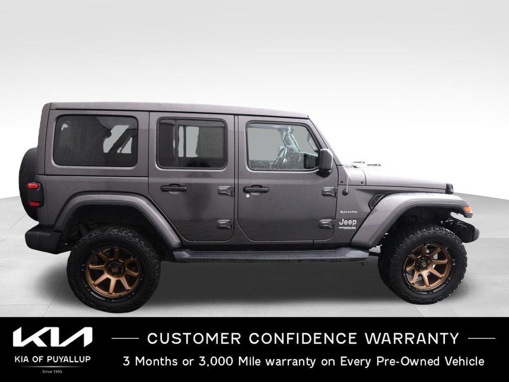 Used 2018 Jeep Wrangler Unlimited Sahara AWD/4WD image 4