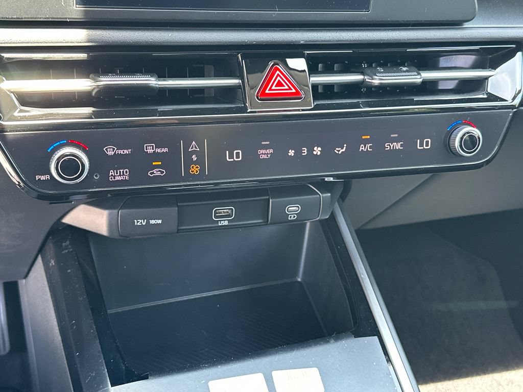 New 2026 Kia Niro LX FWD image 24