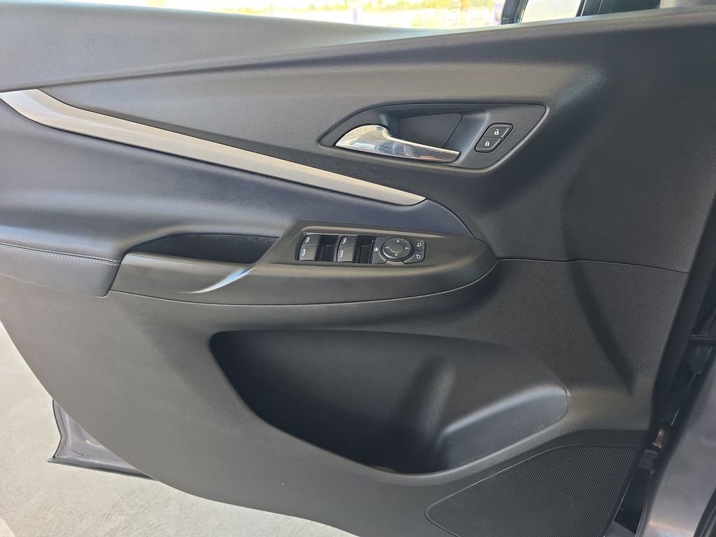 Used 2022 Chevrolet Bolt EUV LT w/ Convenience Package image 24