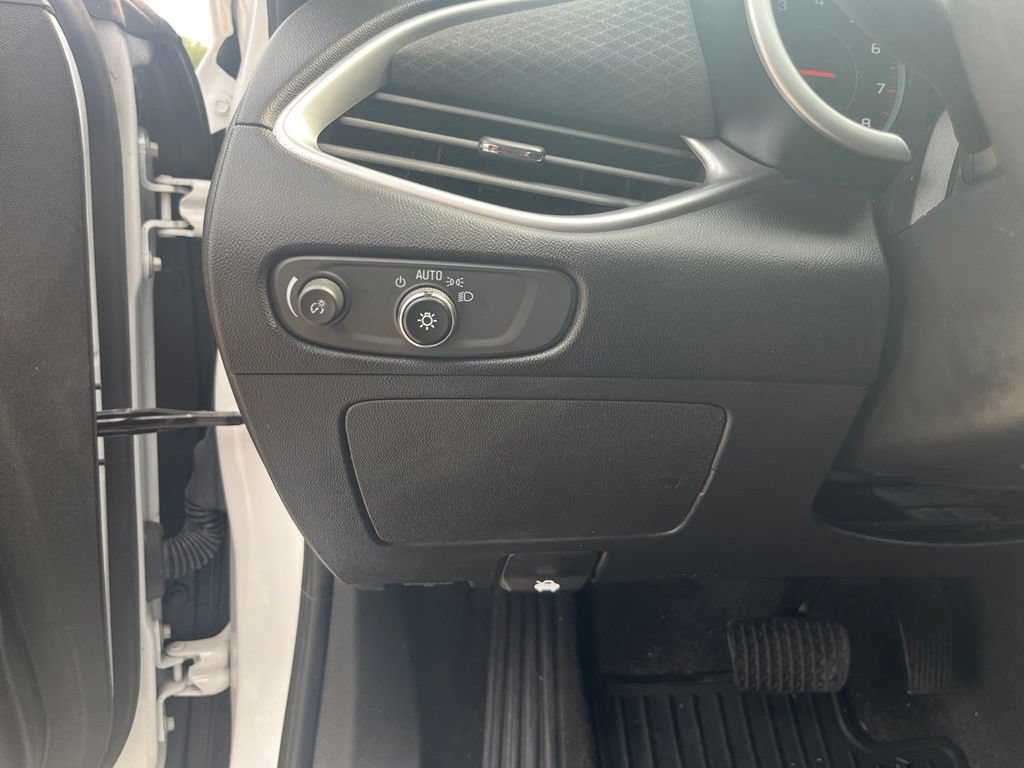 Used 2023 Chevrolet Malibu LS FWD image 18