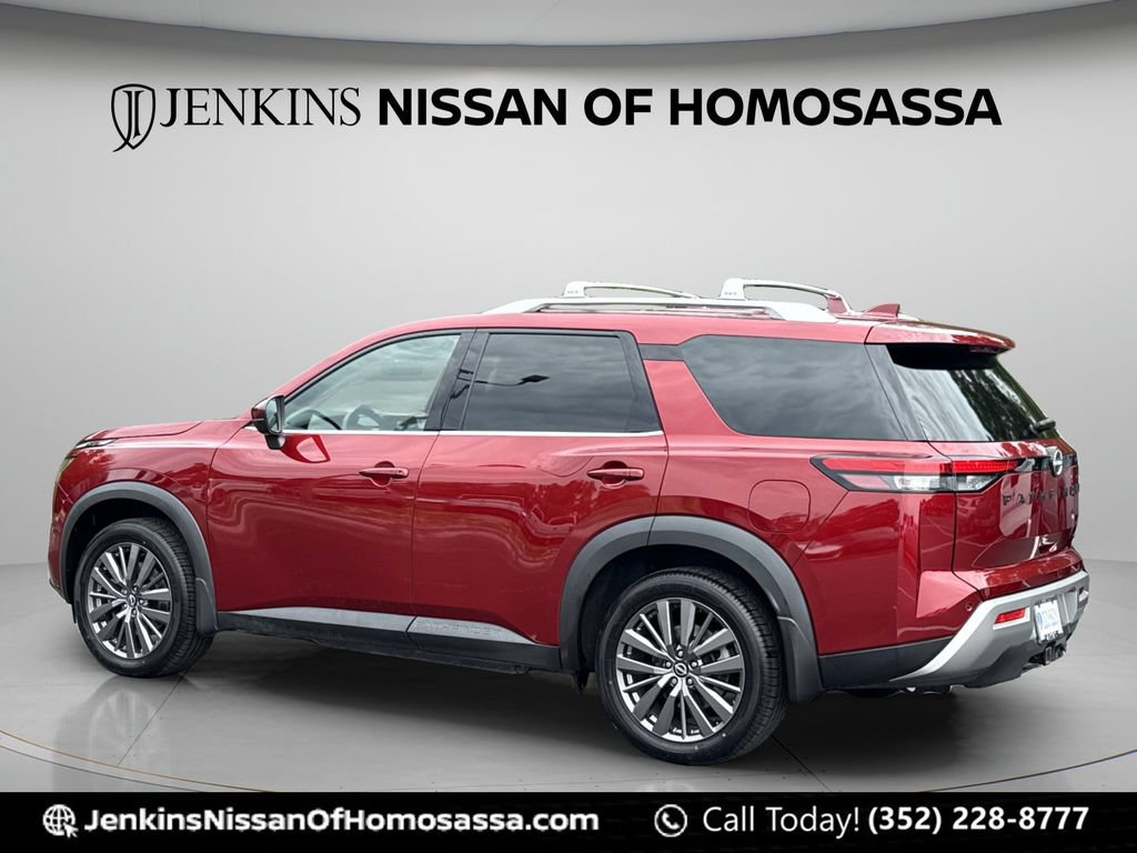 Certified 2023 Nissan Pathfinder SL w/ SL Premium Package FWD image 7