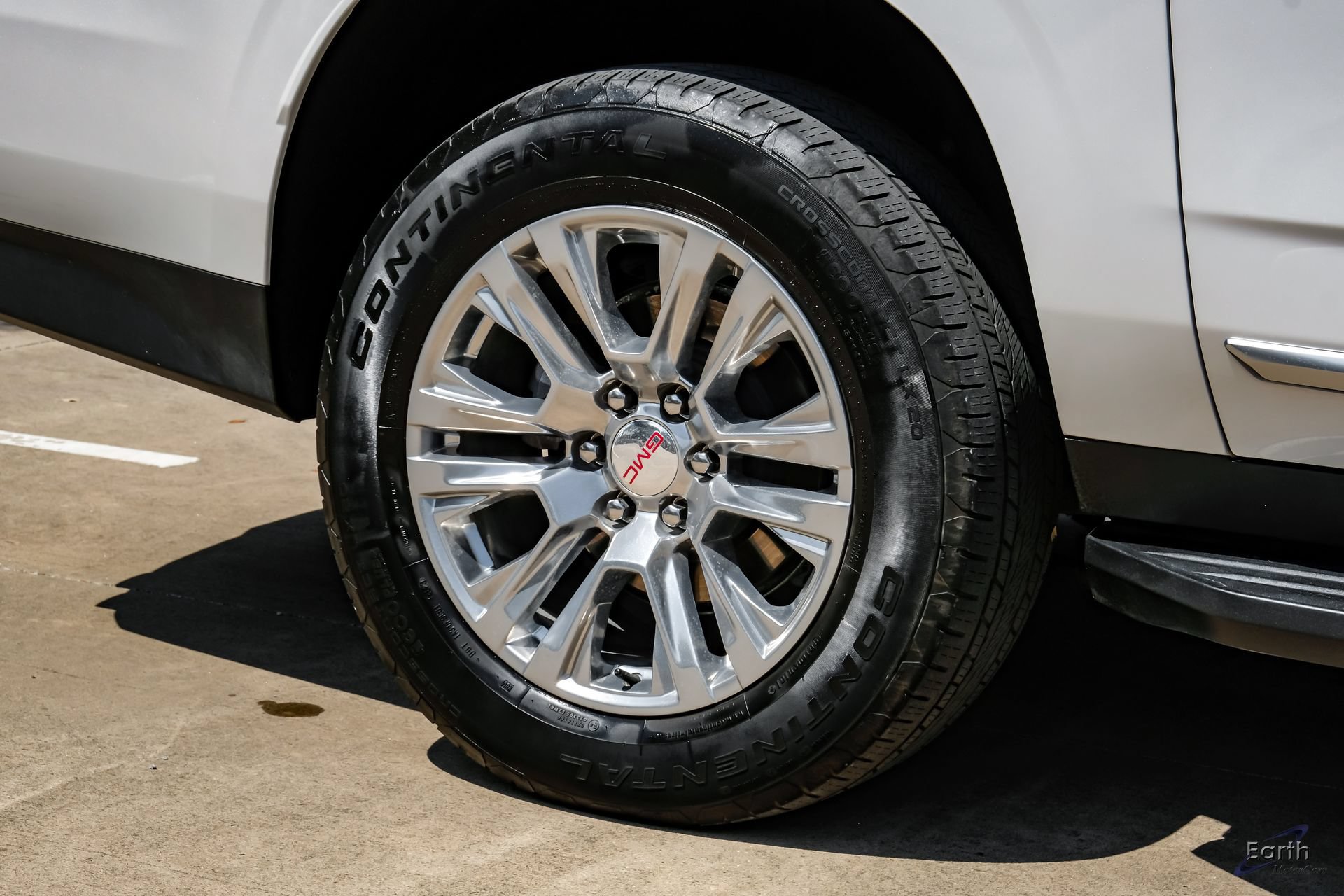 Used 2024 GMC Yukon XL Denali AWD/4WD image 90