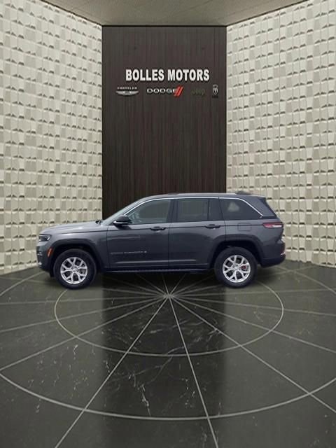 Used 2023 Jeep Grand Cherokee Limited w/ Luxury Tech Group II AWD/4WD image 8