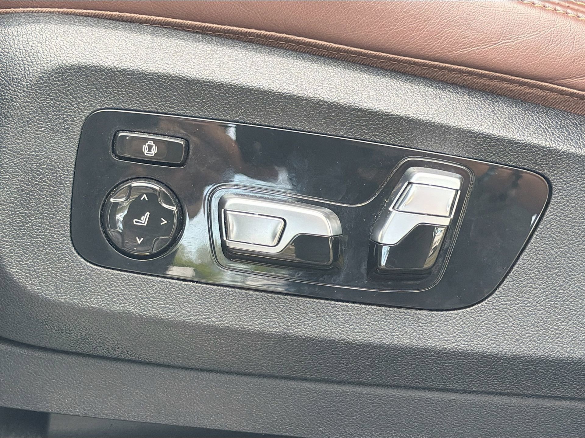 Certified 2026 BMW X7 M60i image 26