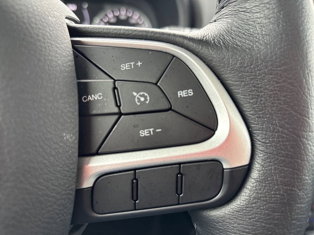 Used 2023 Jeep Renegade Latitude w/ Sun/Sound Group image 28