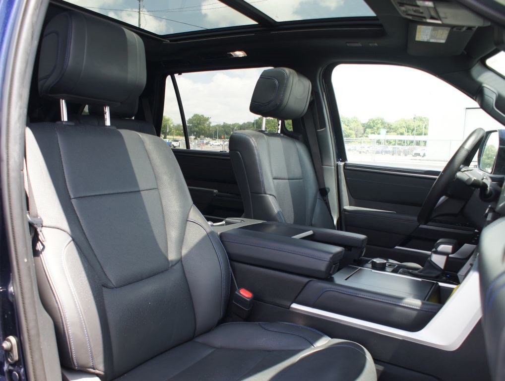 Used 2023 Toyota Sequoia Platinum AWD/4WD image 22