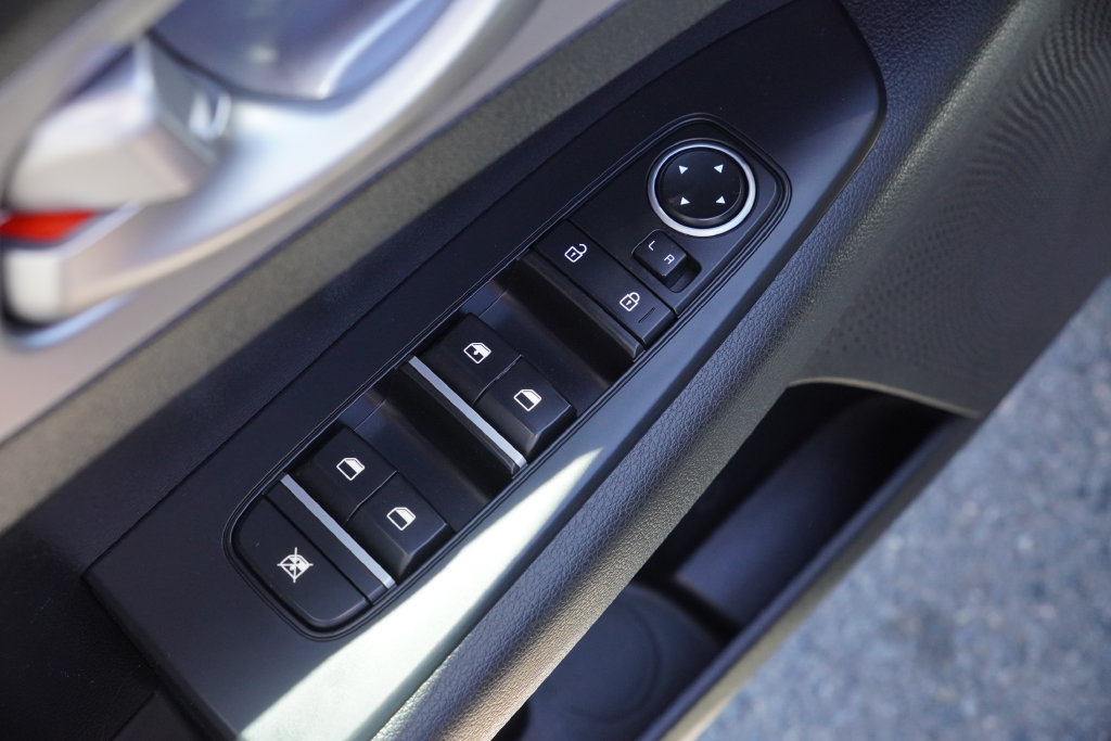 Used 2024 Kia Forte LXS w/ LXS Technology Package FWD image 18