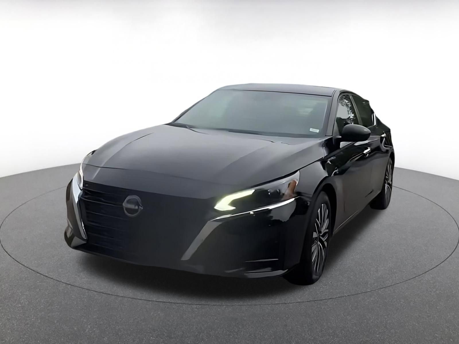 Used 2025 Nissan Altima 2.5 SV FWD image 7