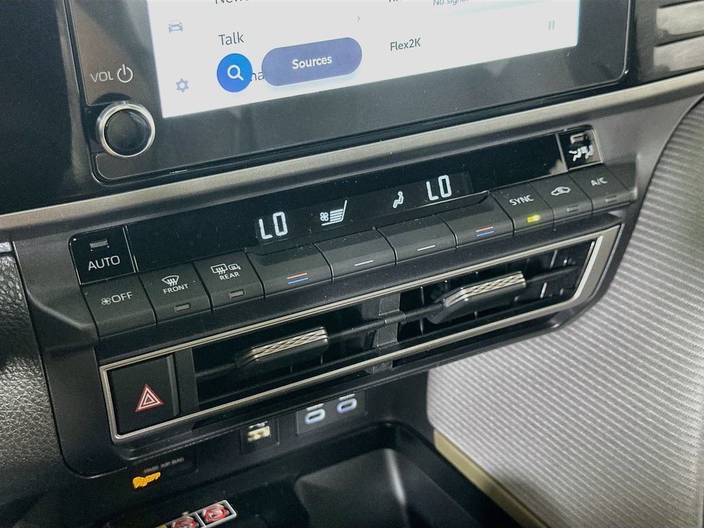 Used 2025 Toyota Camry SE FWD image 28