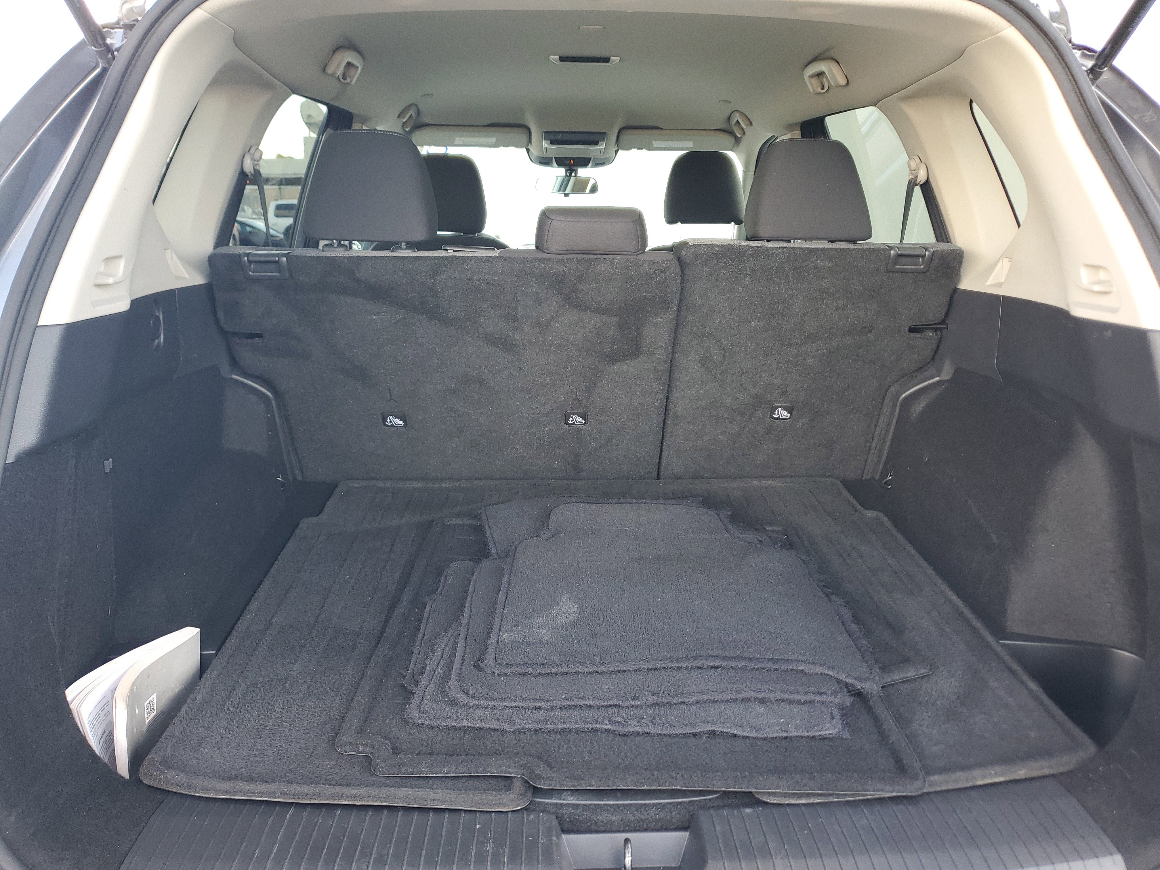 Used 2022 Nissan Rogue SV image 15