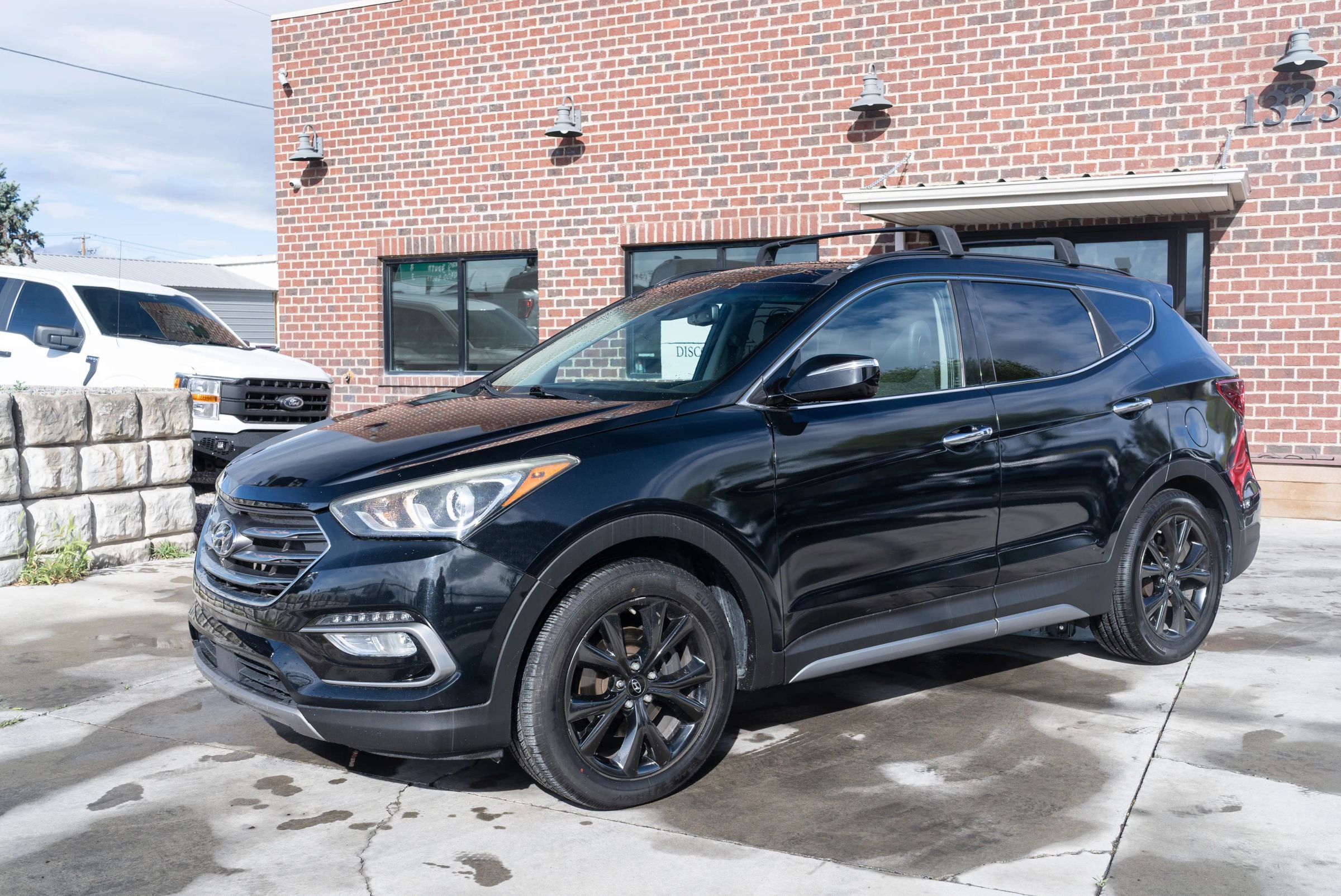 Used 2017 Hyundai Santa Fe Sport w/ 2.0T Ultimate Tech Package 05 image 1