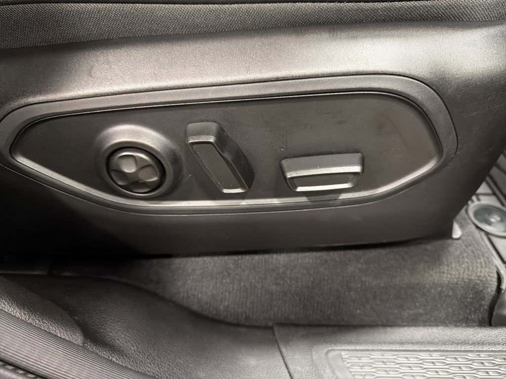 Used 2024 Jeep Grand Cherokee Limited image 12