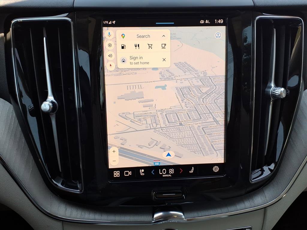 Used 2024 Volvo XC60 B5 Plus w/ Protection Package Premier image 11