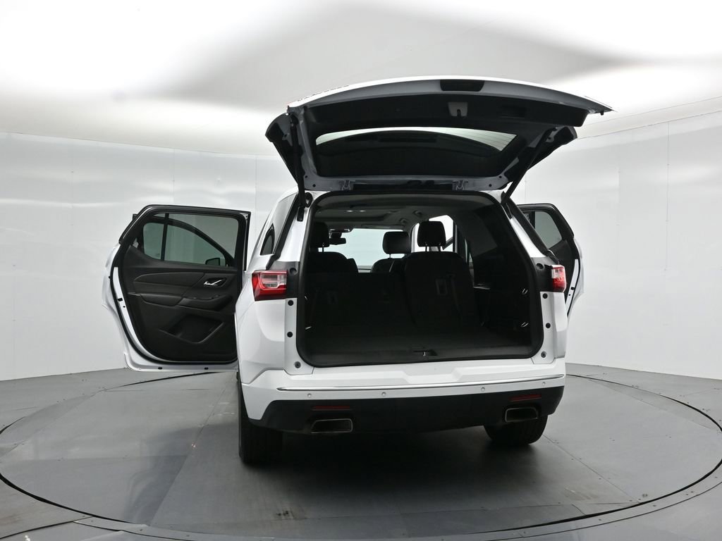 Used 2018 Chevrolet Traverse Premier w/ Driver Confidence II Package FWD image 33