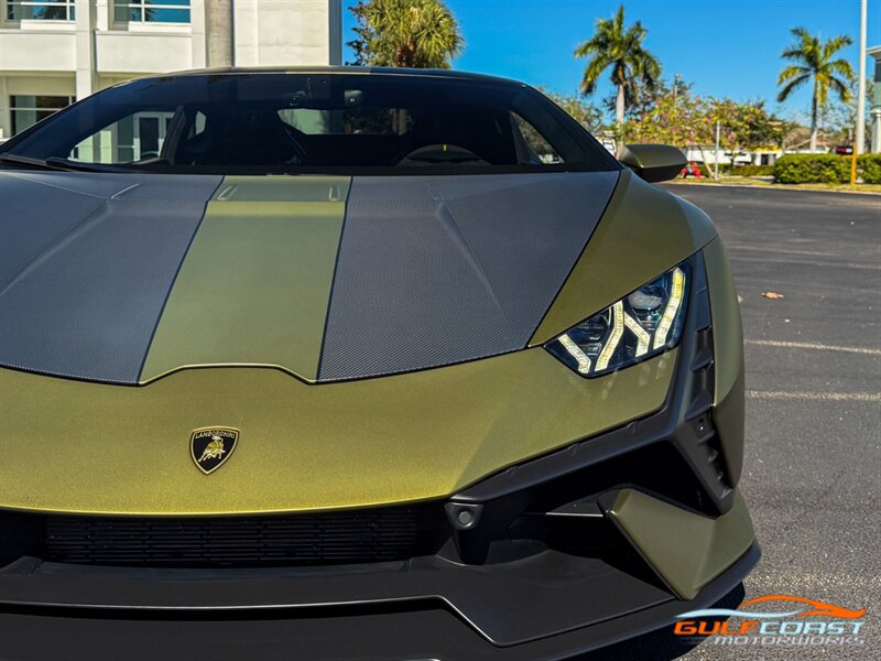 Used 2023 Lamborghini Huracan Tecnica RWD image 3
