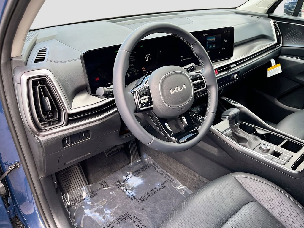 Certified 2025 Kia Sorento S image 15