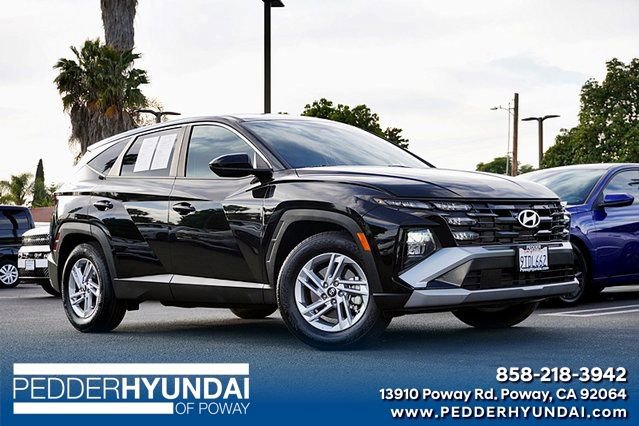 Certified 2025 Hyundai Tucson SE image 1