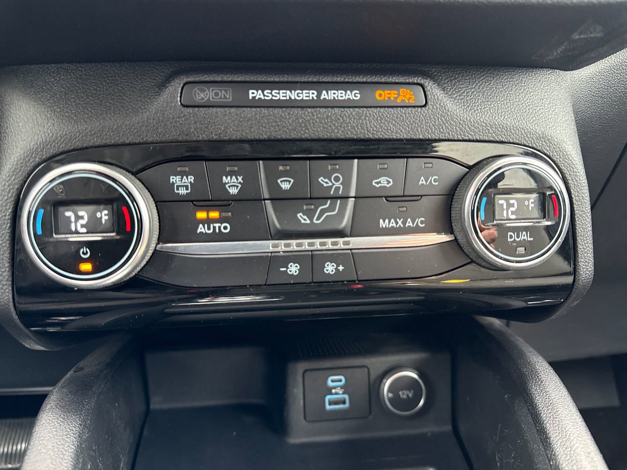 Used 2021 Ford Escape SE image 19