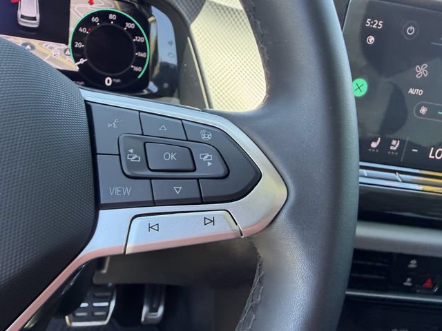 Used 2024 Volkswagen Atlas Peak Edition SEL AWD/4WD image 29