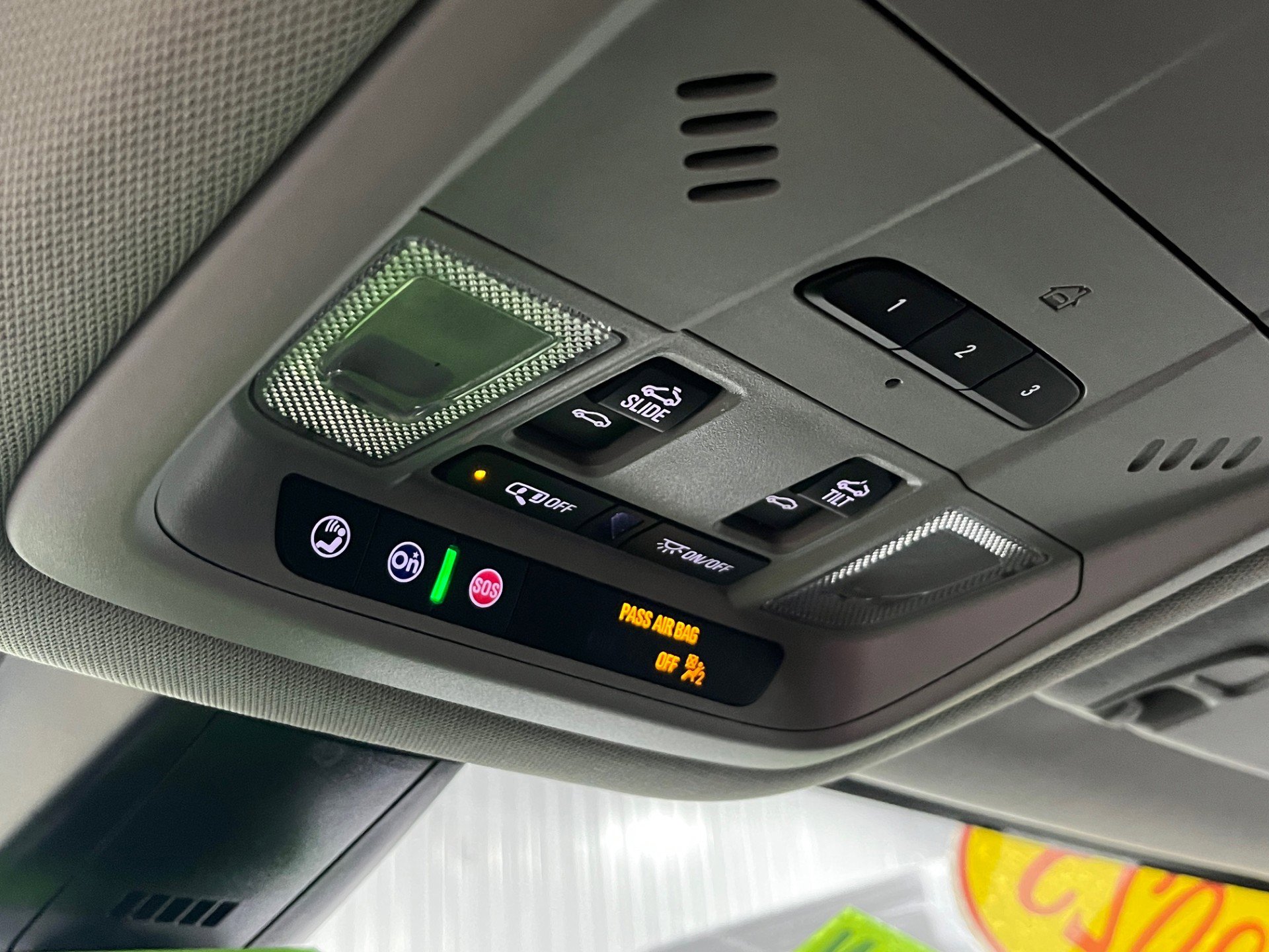 Certified 2023 GMC Acadia SLE w/ Driver Convenience Package image 16