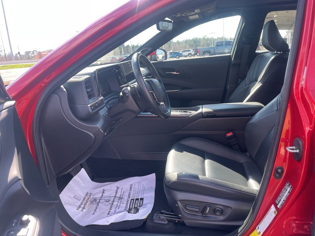 Used 2023 Toyota Crown Platinum image 11