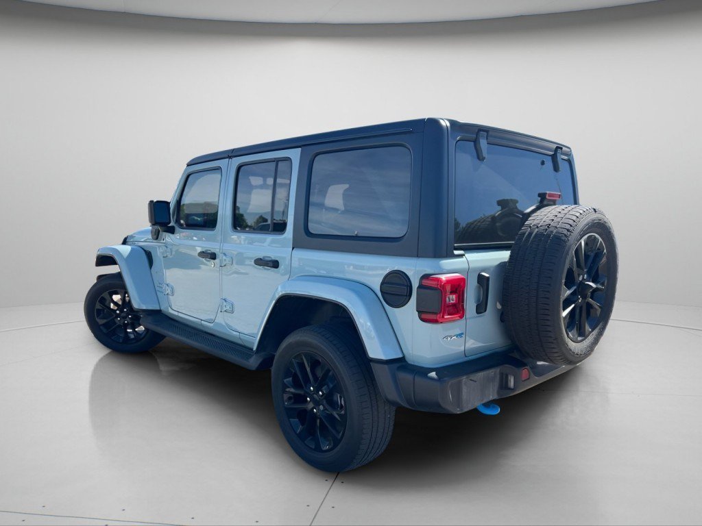 Used 2023 Jeep Wrangler Unlimited Sahara AWD/4WD image 9