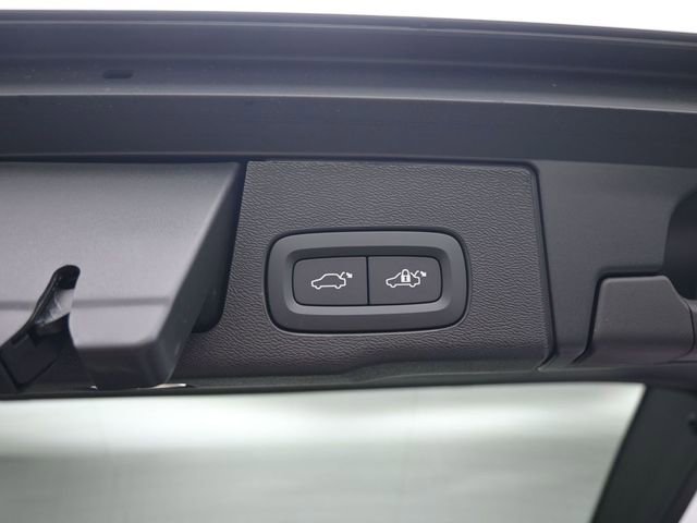 New 2026 Volvo XC60 B5 Plus w/ Protection Package Premier image 32