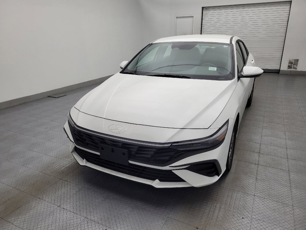 Used 2025 Hyundai Elantra SE image 15