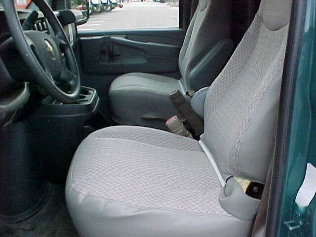 Used 2011 Chevrolet Express 3500 image 8