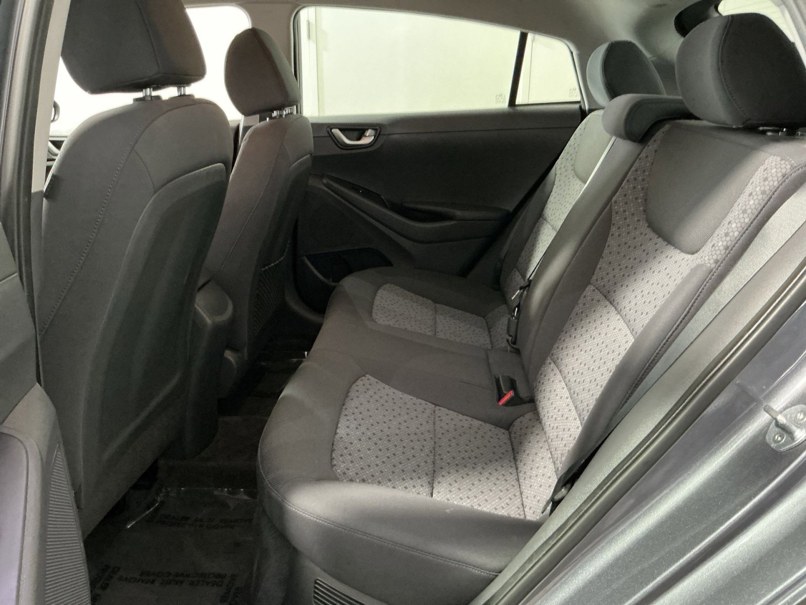 Used 2018 Hyundai Ioniq Blue FWD image 23