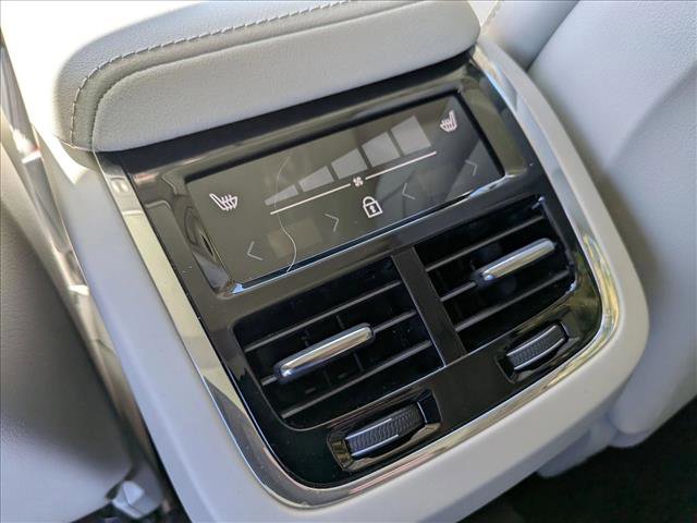Used 2023 Volvo XC60 B6 Ultimate w/ Climate Package image 19