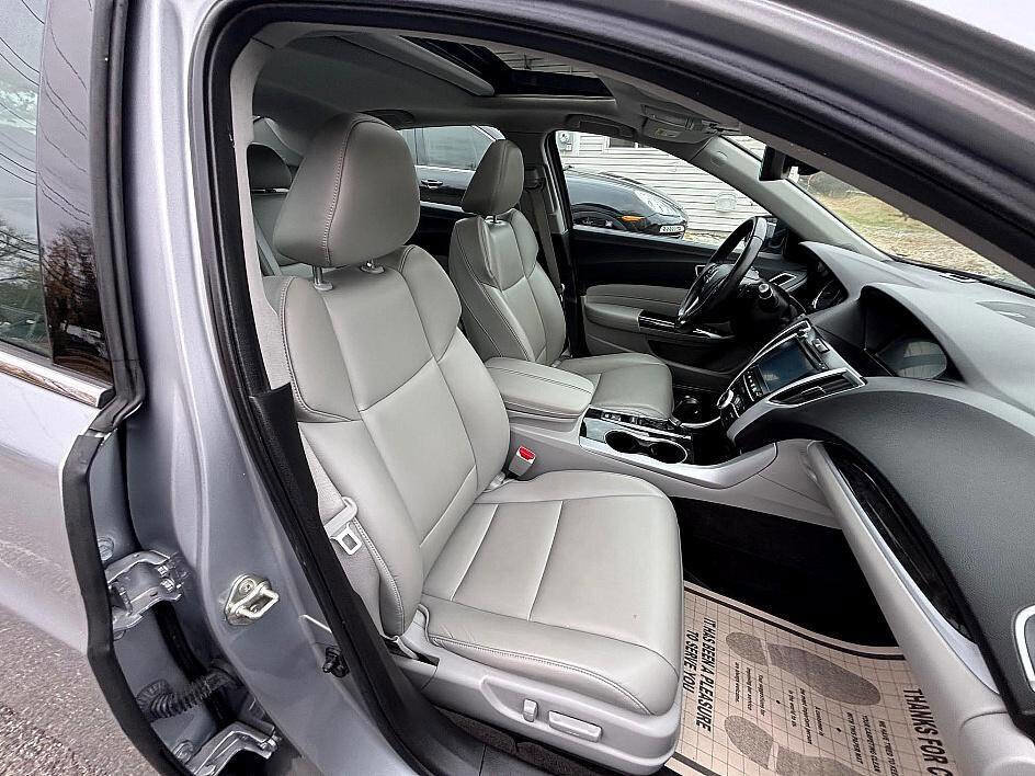 Used 2019 Acura TLX image 16