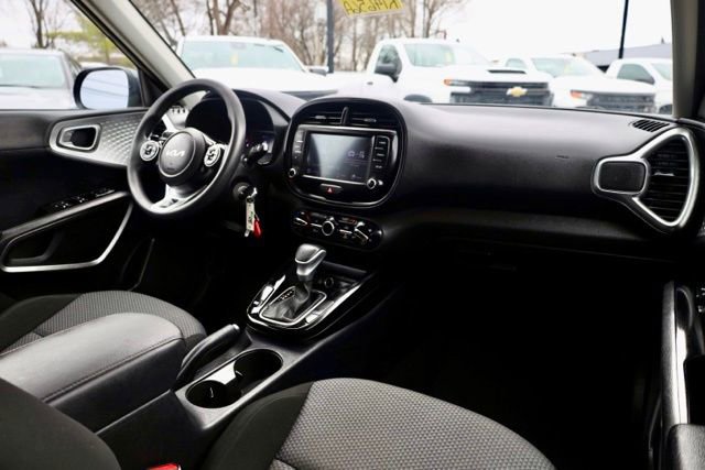 Used 2022 Kia Soul LX image 34