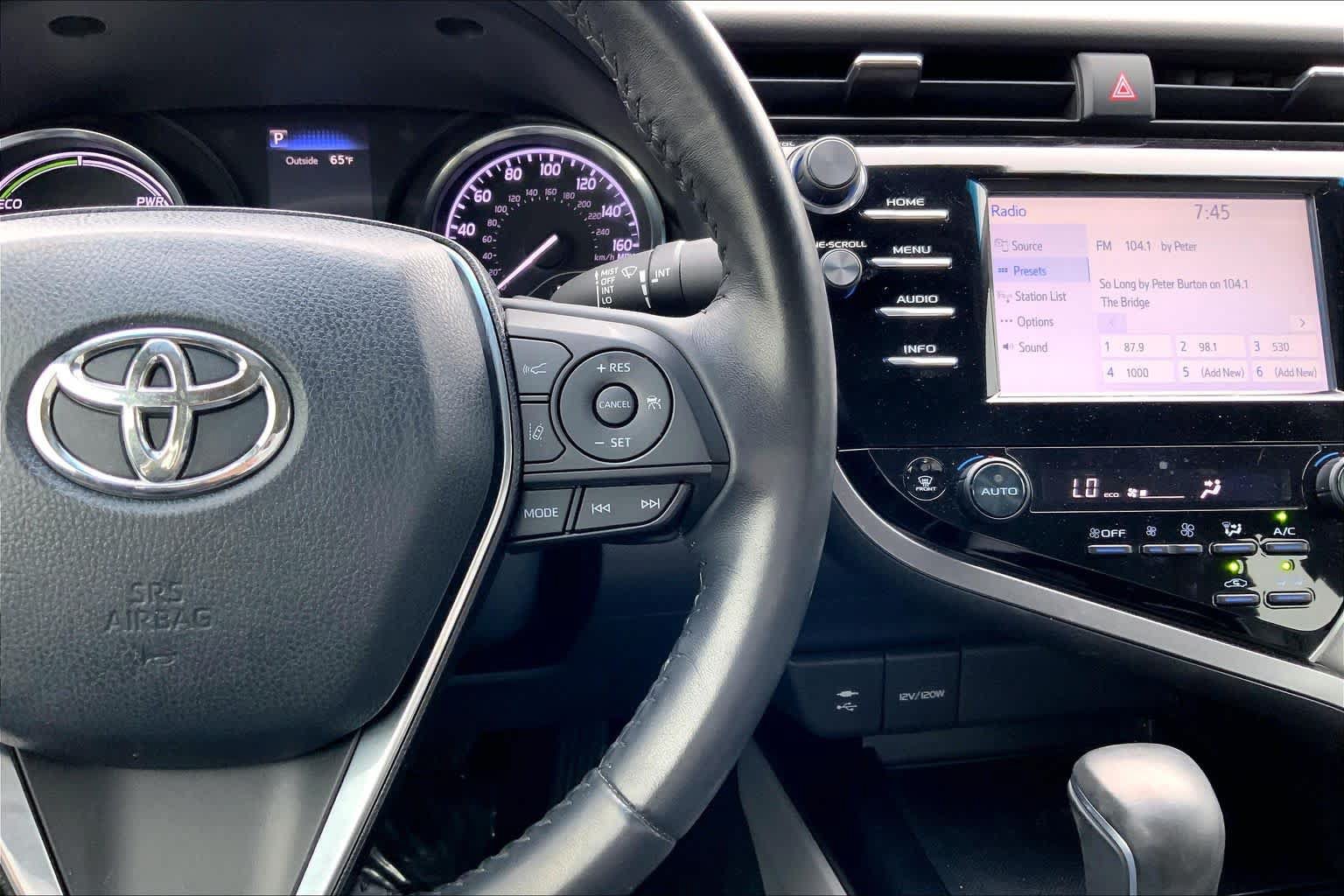 Used 2018 Toyota Camry SE FWD image 24