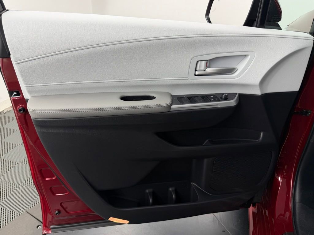 Used 2026 Toyota Sienna XLE FWD image 20