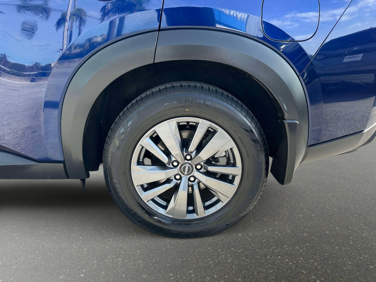 Used 2022 Nissan Pathfinder SV image 11