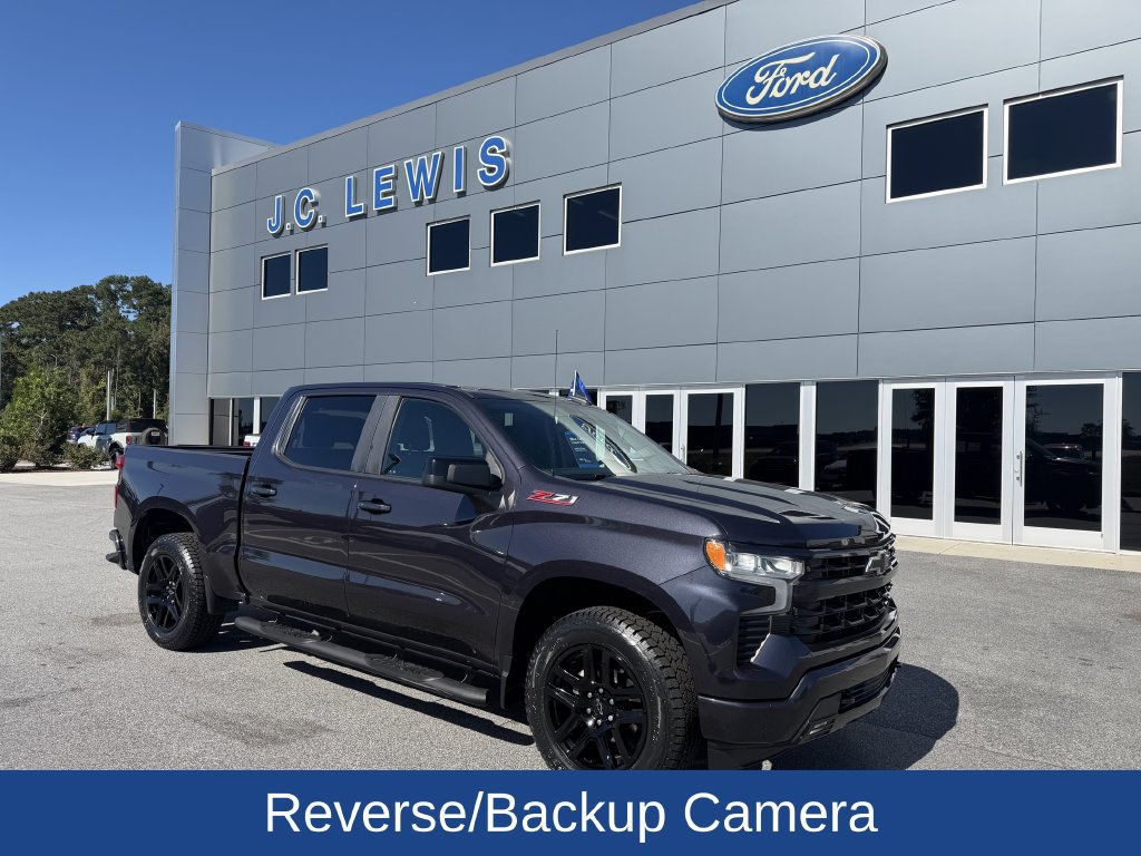 Used 2022 Chevrolet Silverado 1500 RST w/ Z71 Off-Road Package AWD/4WD image 2