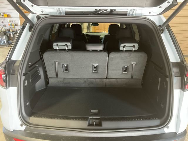 New 2026 GMC Acadia AT4 w/ Luxury Package image 12