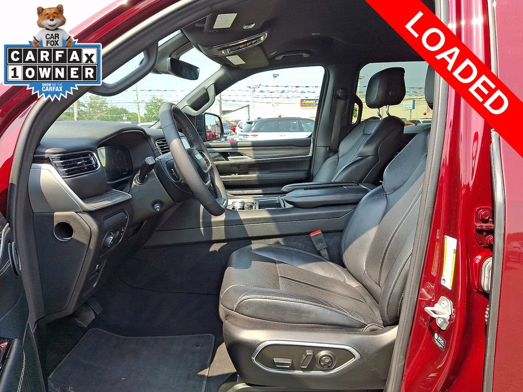 Used 2024 Jeep Wagoneer L Series II w/ Flexible Seating Group AWD/4WD image 14