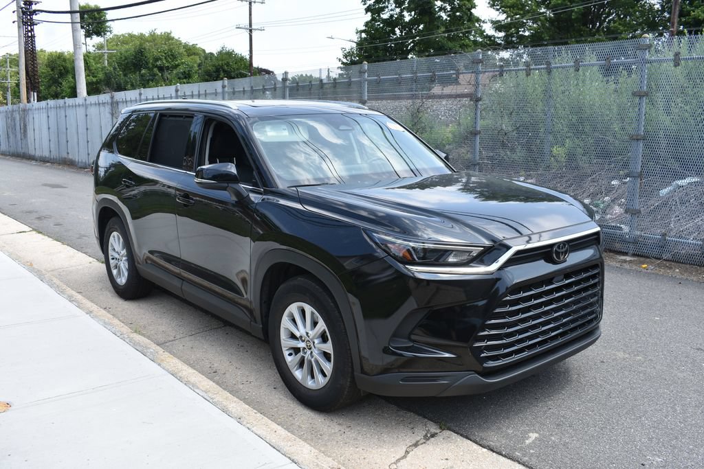 Used 2025 Toyota Grand Highlander FWD image 4