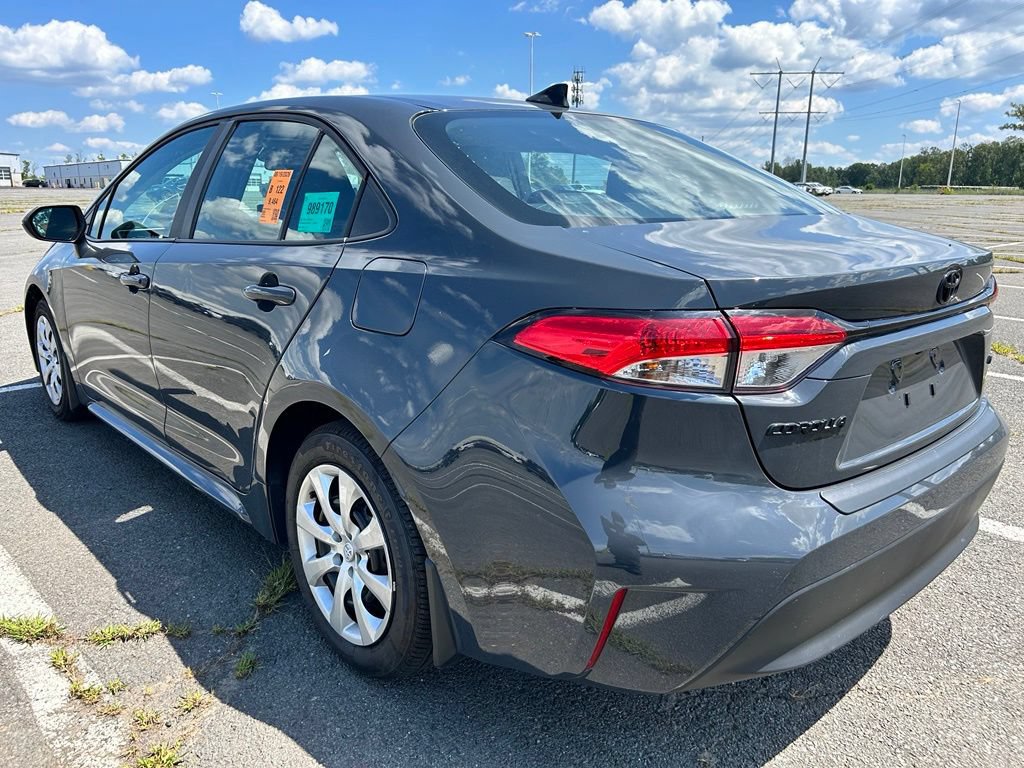 Used 2025 Toyota Corolla LE FWD image 3