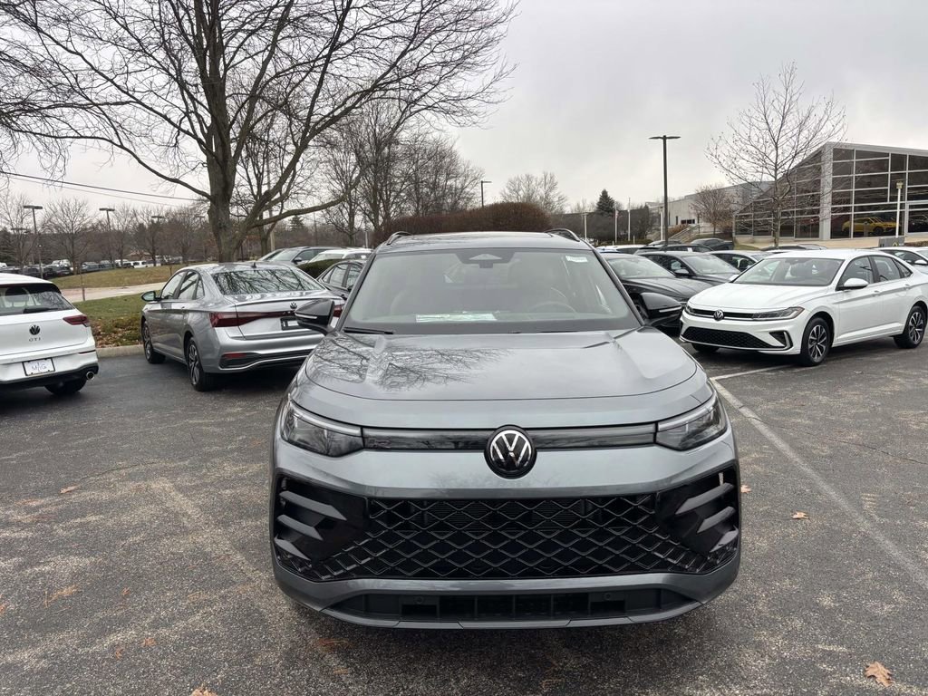 New 2026 Volkswagen Tiguan SE R-Line image 2