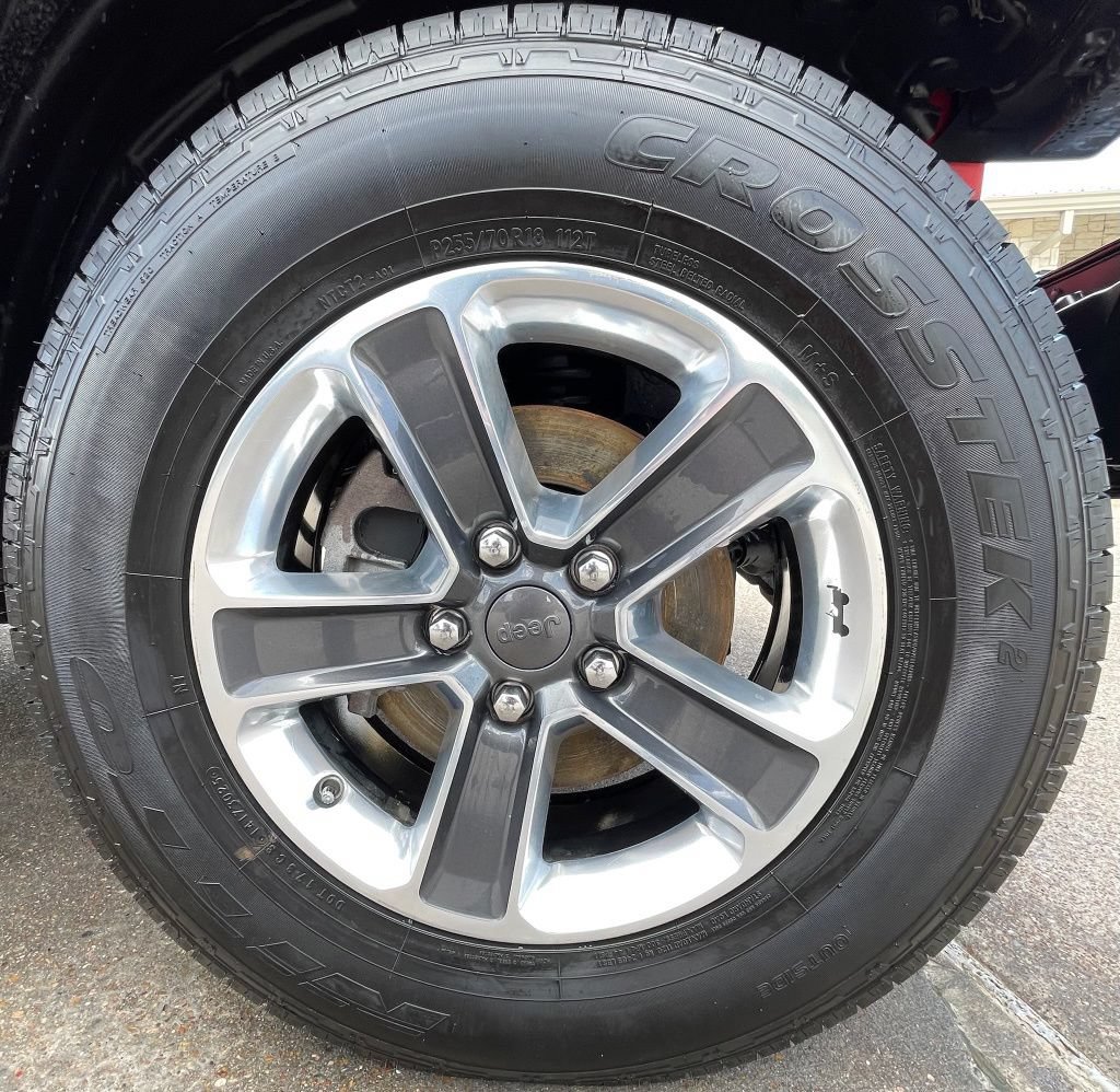 Used 2019 Jeep Wrangler Unlimited Sahara AWD/4WD image 15