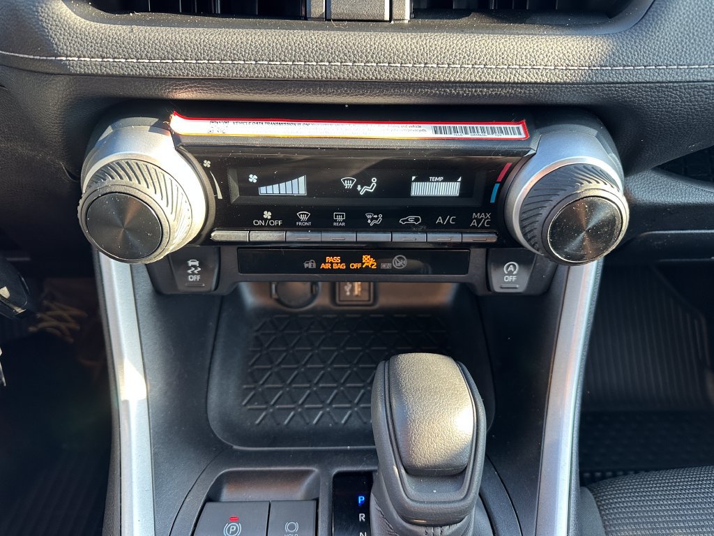 Certified 2025 Toyota RAV4 LE AWD/4WD image 18